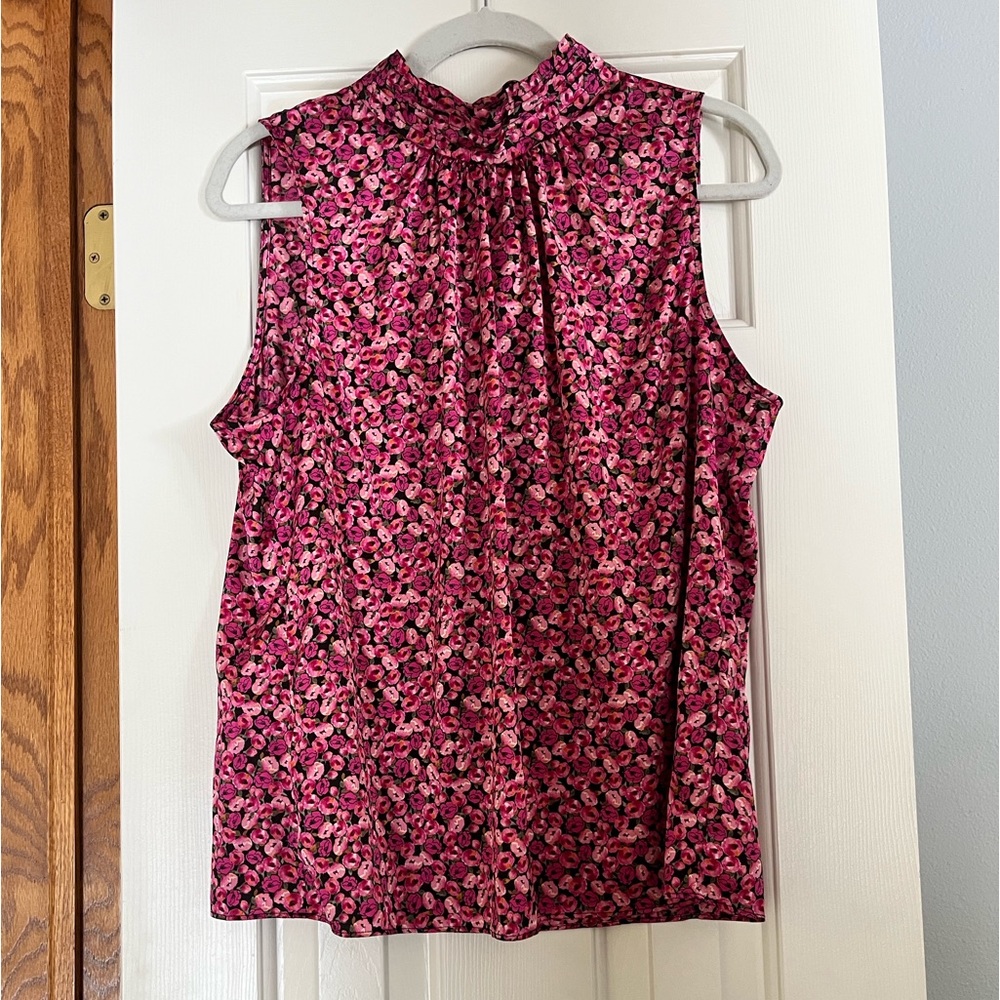 White House Black Market pink tank
